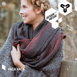 Wir lieben die Accessoires von Vaca Vaca... <3 Aber nicht nur Tücher gehören zum Repertoire, sondern auch hübsche Textilien für Zuhause. Produziert nach traditionellen anotolischen Webmustern... www.vacavaca.de