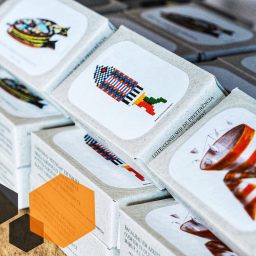 Bei Craft Story gibt es Sardinen 🐠,Tunfisch 🐟 & Co in der Dose und andere super schöne Produkte aus Portugal. Erhältlich im Laden in der Kohlgasse 25. www.craftstory.eu